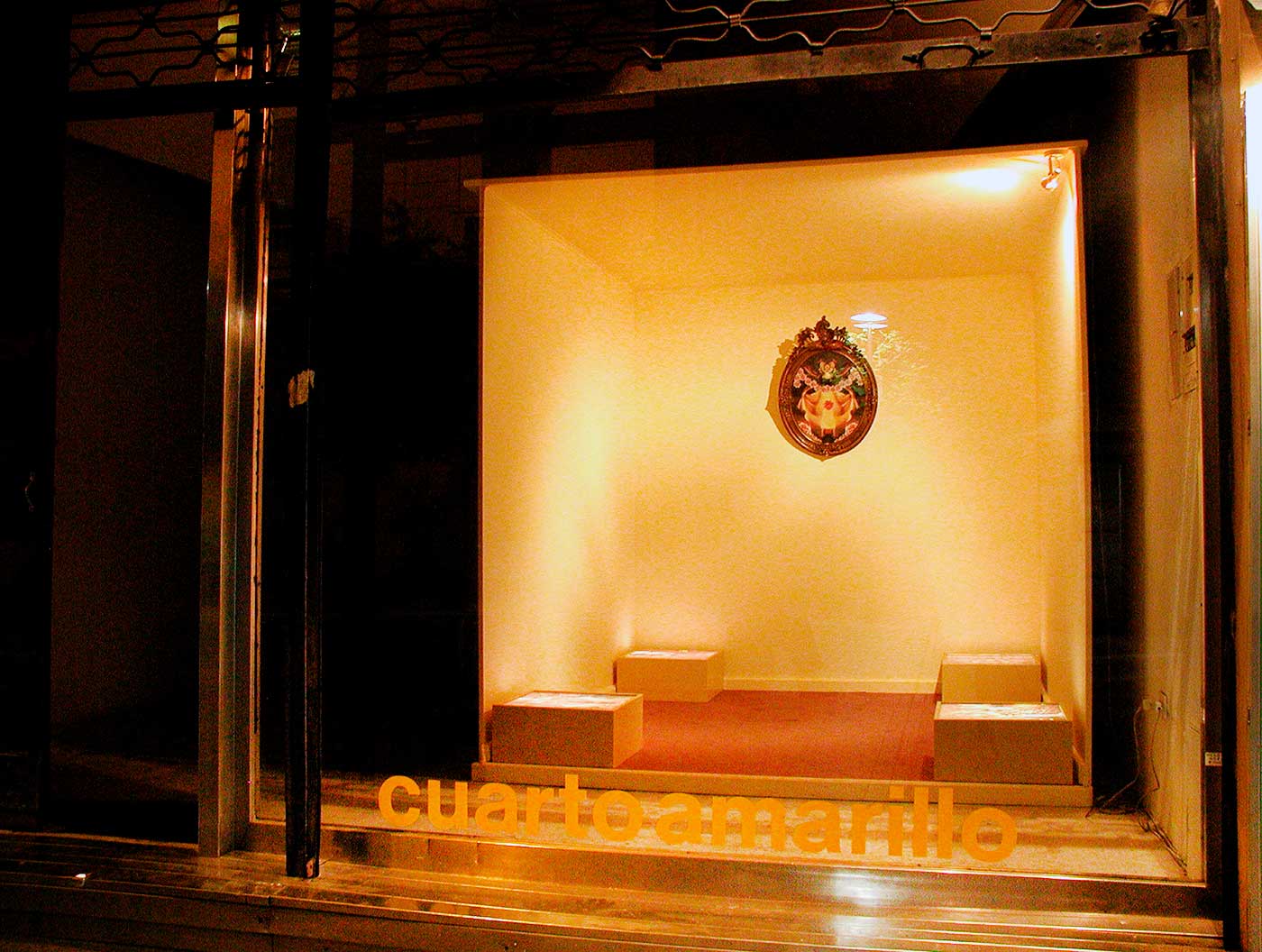 Cuarto Amarillo - Galerie Bucci - Installations - Fran Dussourd - Scénographe, Costumier, Comédien
